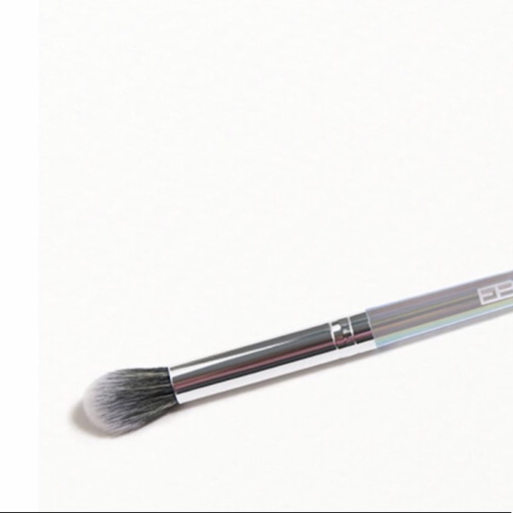 Elaina Badro Blending Brush